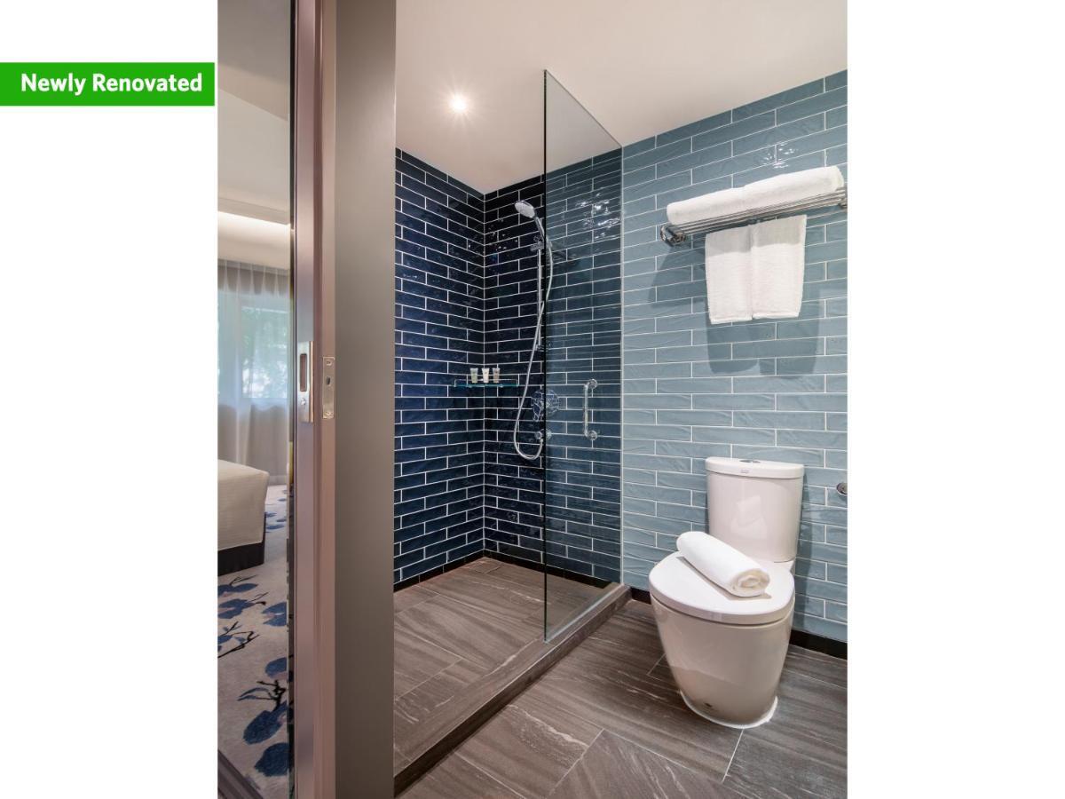 Signature Queen Room